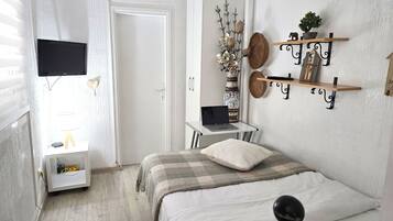 Room, 1 Bedroom, Accessible, Balcony | Room amenity