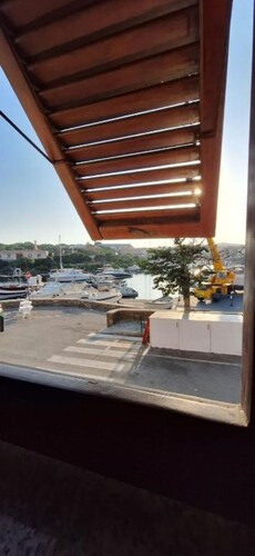 The House of Bathers