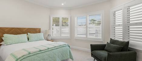 1 bedroom, desk, travel cot, WiFi