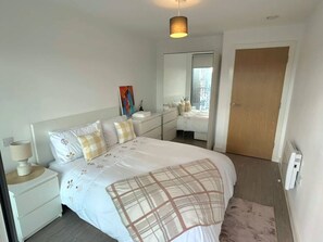 1 bedroom - Home Away From Home in Manchester! (Salford)