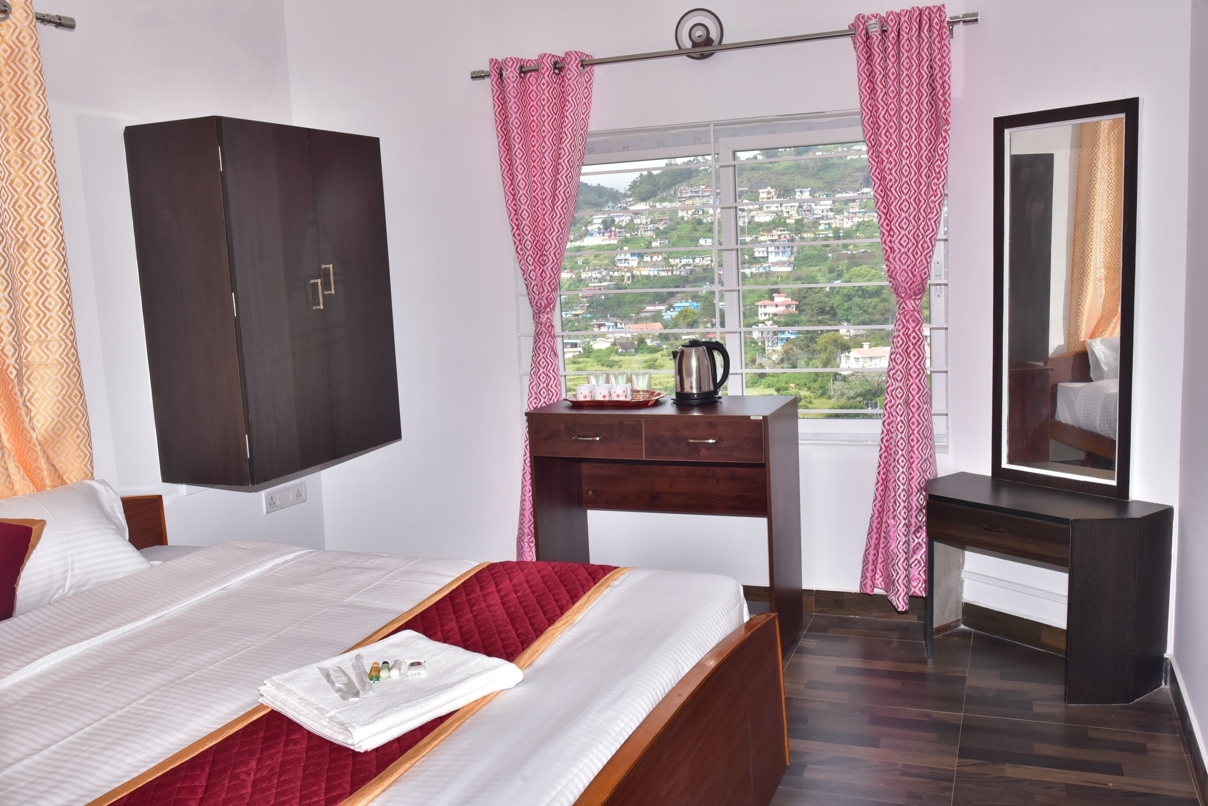 House | 1 bedroom, premium bedding, free WiFi, bed sheets