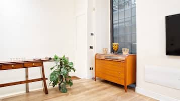 3 bedrooms, iron/ironing board, free WiFi