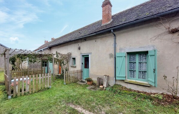 Exterior - Awesome home in MONTLIARD with WiFi (MONTLIARD)