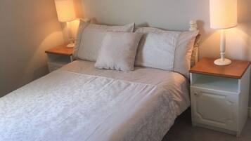 1 sovrum och sängkläder