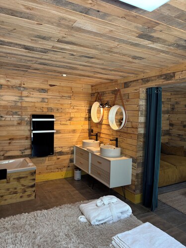 Superb villa with heated pool