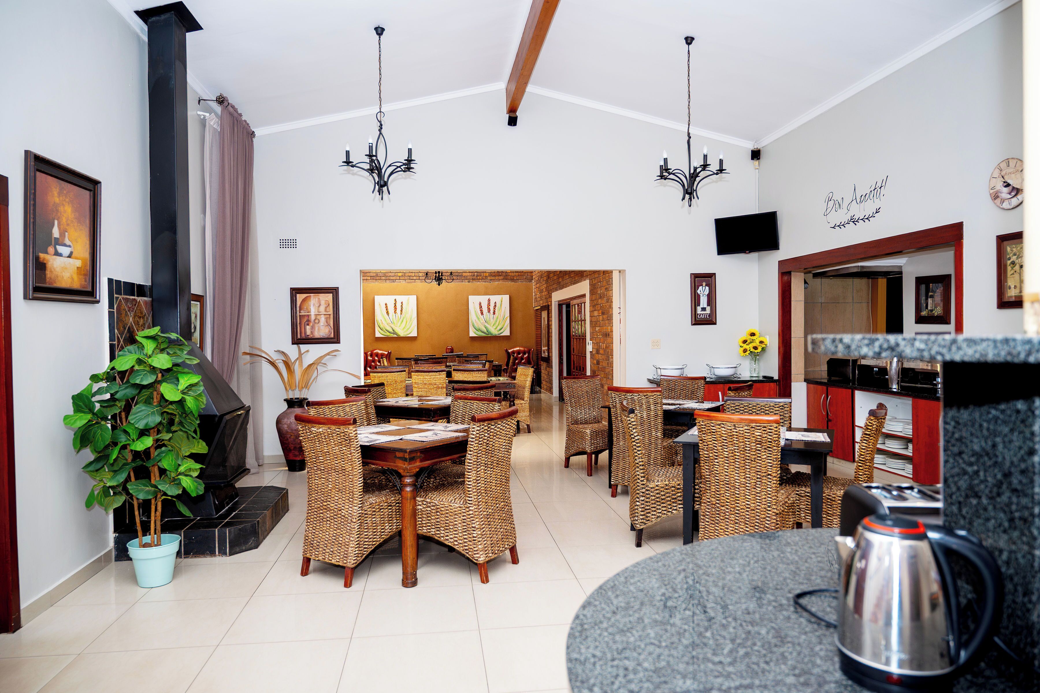 Free daily English breakfast