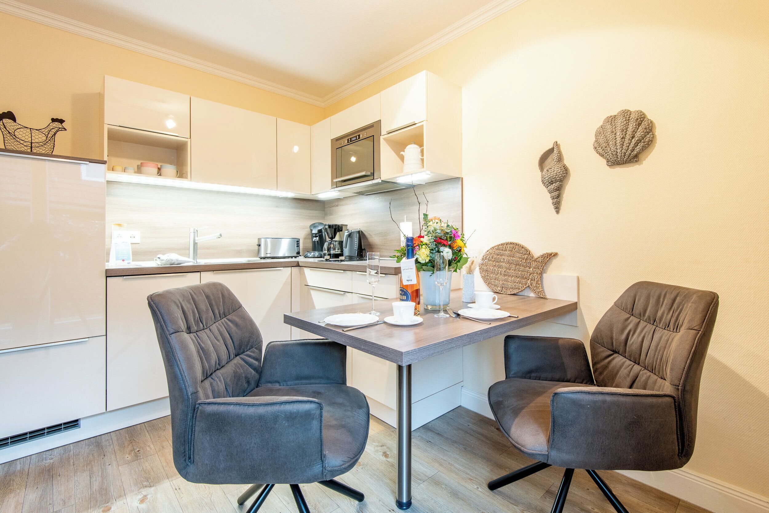 Refrigerador, microondas, parrilla de estufa y lavavajillas 