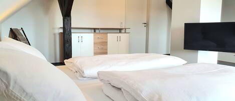 4 chambres, fer et planche Ă repasser, Wi-Fi, draps fournis