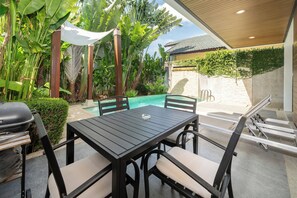 Outdoor dining - Pool villa in rawai  (Tambon Rawai)