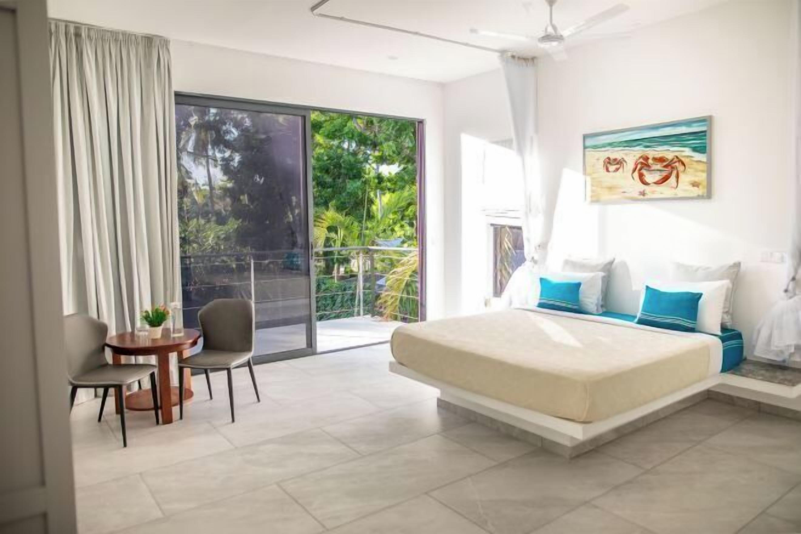 3 bedrooms, in-room safe, blackout drapes, iron/ironing board