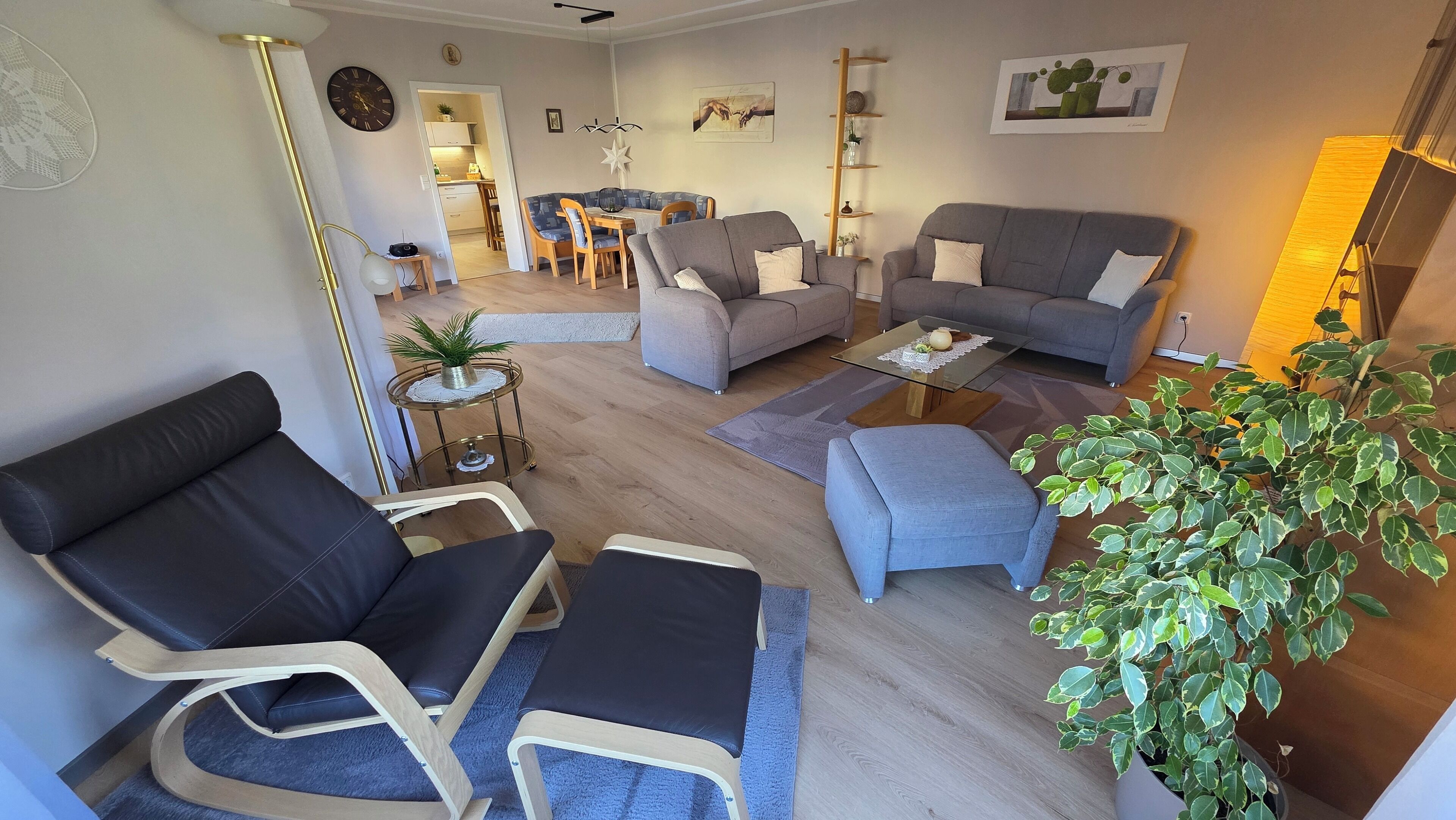 Smart-TV, Bücher, Videothek