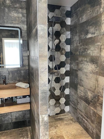 Shower, hair dryer, towels, soap. Chambre d'hôte Aventurine | Breakfast included 2 persons