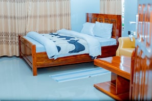 ห้องเอ็กเซกคิวทีฟสวีท, วิวสวน | โต๊ะทำงาน, พื้นที่ทำงานแบบใช้แล็ปท็อป, Wi-Fi ฟรี