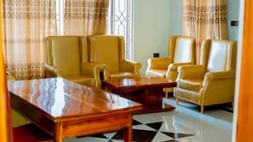 Executive Suite, Garden View | 1 bedroom, desk, laptop workspace, free WiFi