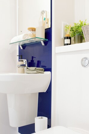 Estudio, para no fumadores | Baño