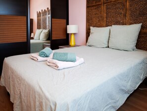 2 slaapkamers, een strijkplank/strijkijzer, gratis wifi, beddengoed