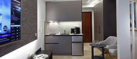1 bedroom, in-room safe, iron/ironing board, free WiFi