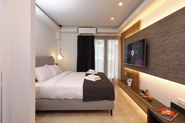 1 bedroom, in-room safe, iron/ironing board, free WiFi