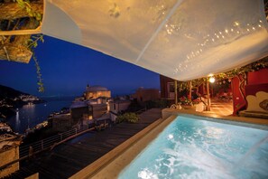 Outdoor spa tub - YourHome - La Casupola (Positano)