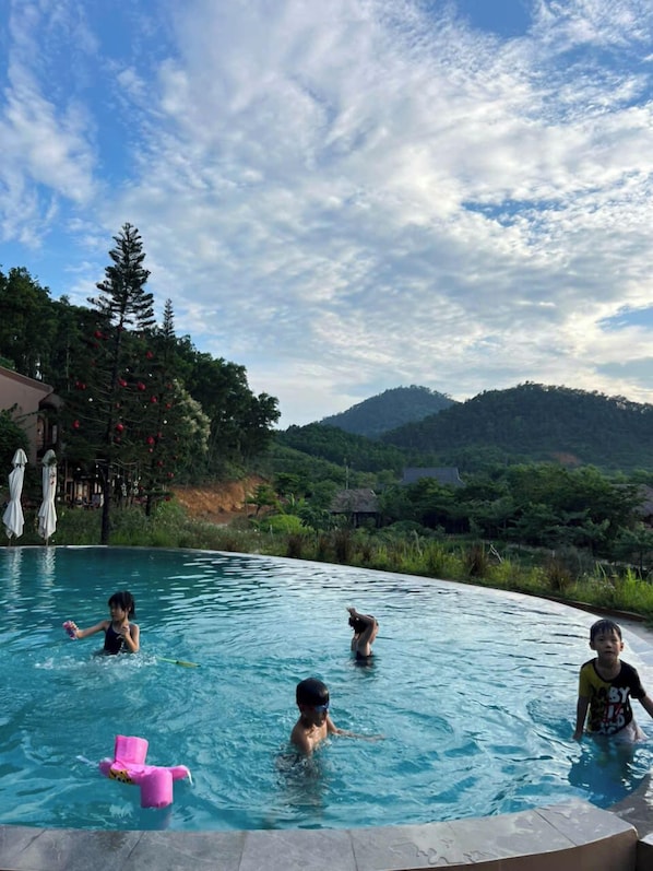 Bar à beira da piscina