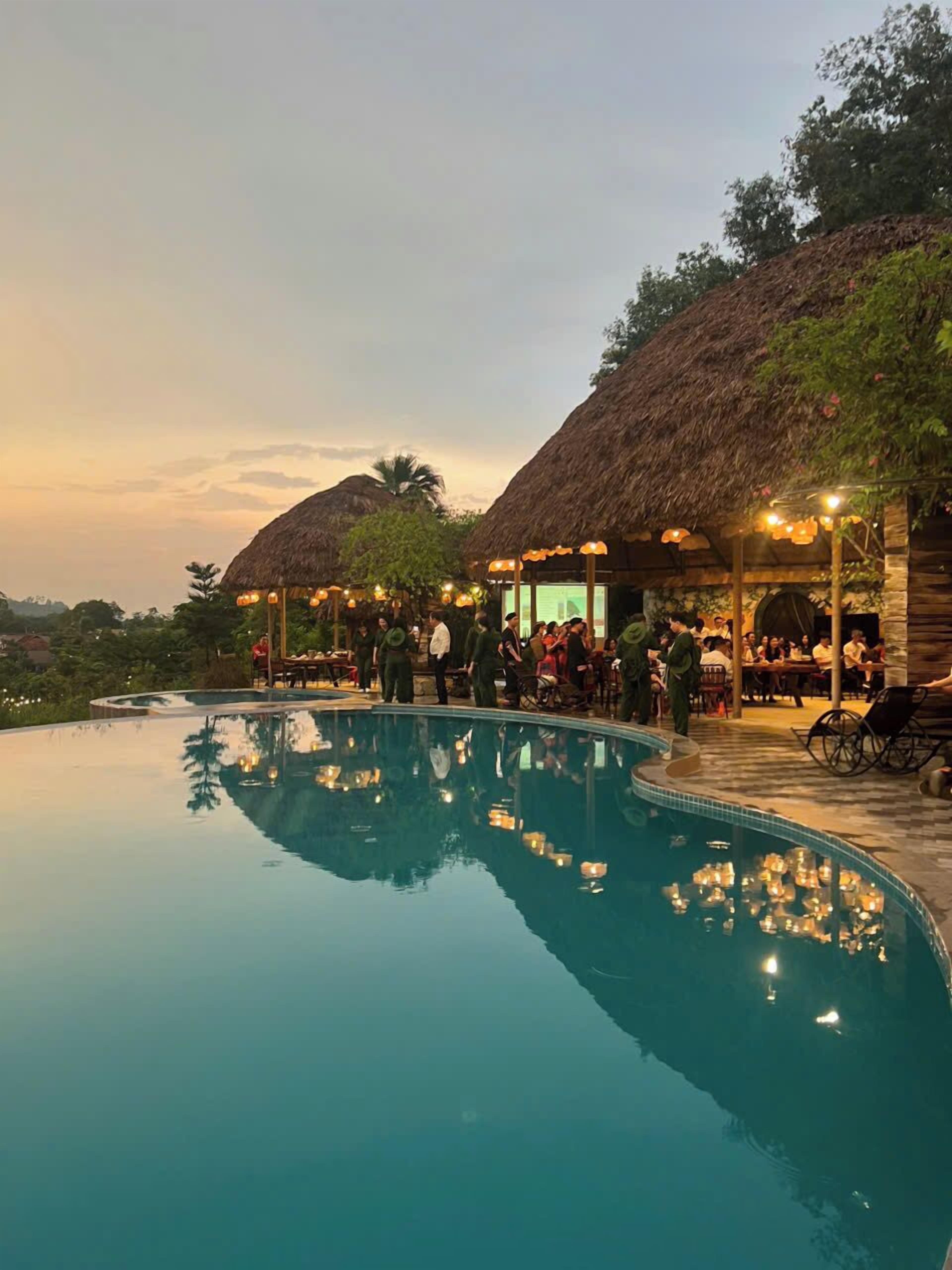 Bar junto a la piscina