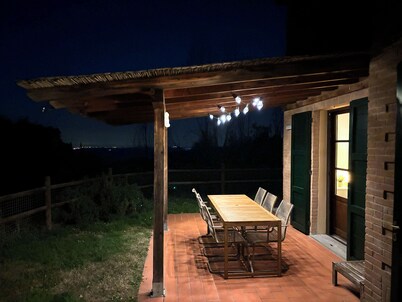 Tuscan Farmhouse Getaway: Private garden, fantastic pool and panoramic view!