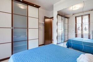 2 Schlafzimmer, Bügeleisen/Bügelbrett, Bettwäsche