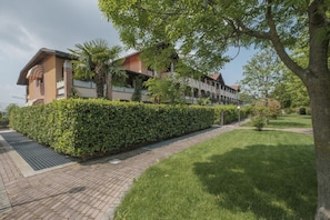 Property grounds - Leonardo's Terrace - 2 bedrooms with terrace (Sirmione)
