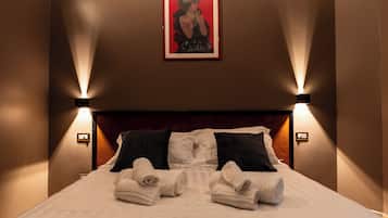 Caja de seguridad en la habitaciĂłn y escritorio