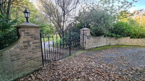 Exterior - SUMMERFIELDS HOUSE (Hastings)