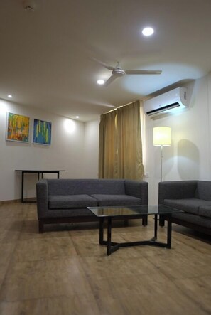 Suite | Living area - OASIS SUITES (Hubli)