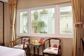 Signature-Suite, Stadtblick | 1 Schlafzimmer, Minibar, Zimmersafe, Schreibtisch