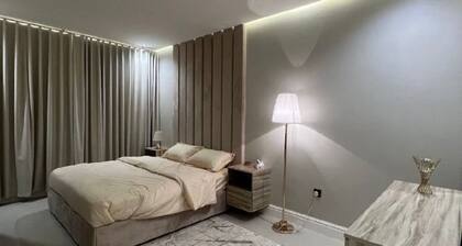 LP58.7 - Warm 1BR Apartment in Al Malqa