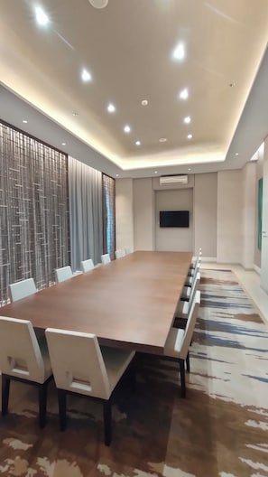 Meeting facility