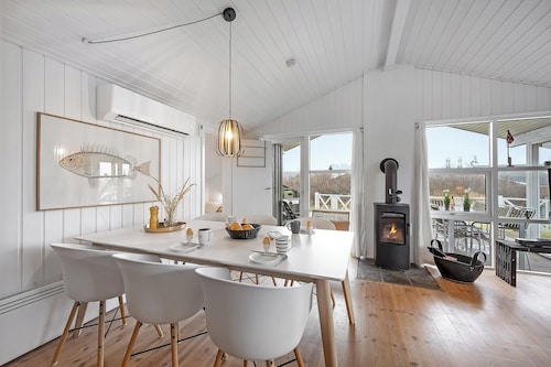 Charming holiday home close to the North Sea and Søndervig center.