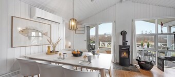 Charming holiday home close to the North Sea and Søndervig center.