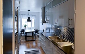 Fridge, oven, stovetop, dishwasher - Awesome apartment in Visby with WiFi (Visby)