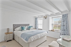 3 bedrooms, iron/ironing board, travel cot, free WiFi