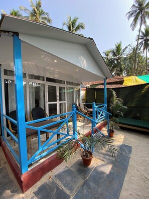 Deluxe Studio, Courtyard View | Terrace/patio - Tranquil Stay, Studio Flat - Palolem Beach (Canacona)