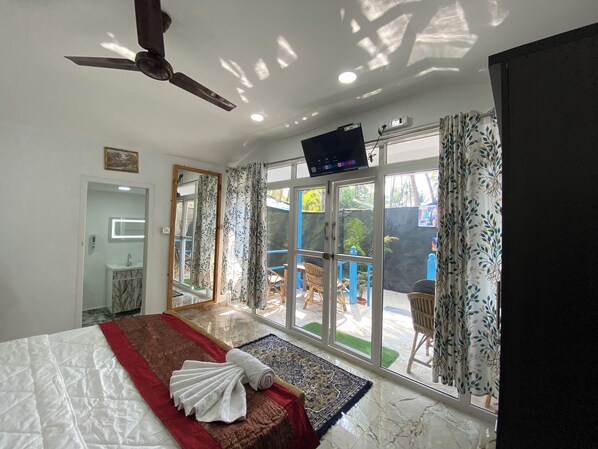 Estudio Deluxe, vistas al patio | Zona de estar