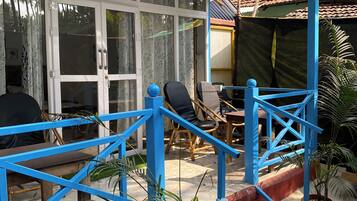 Deluxe Studio, Courtyard View | Courtyard view