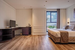 Schreibtisch, Bügeleisen/Bügelbrett, kostenloses WLAN