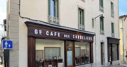 Le Grand Café - BedinShop - historic center