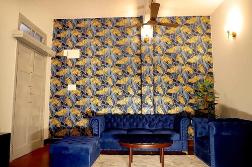 Beautiful 1-bedroom 1 bathroom apartment in Downtown Kolkata