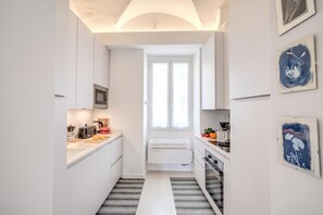 Family Apartment, 1 Bedroom, Microwave (La Dolce Pigna - Old Town) | Private kitchen | Dishwasher - La Dolce Pigna - Old Town (Sanremo)