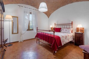 2 間睡房、熨斗/熨衫板、可攜式嬰兒床、免費 Wi-Fi