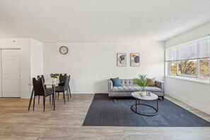 Smart TV, books, offices