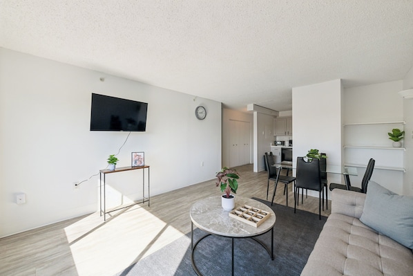 Smart TV, books, offices