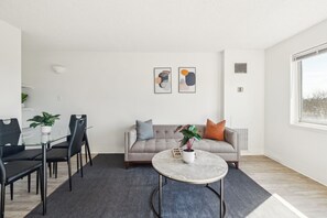 Smart TV, books, offices
