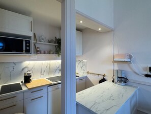 Fridge, microwave, dishwasher